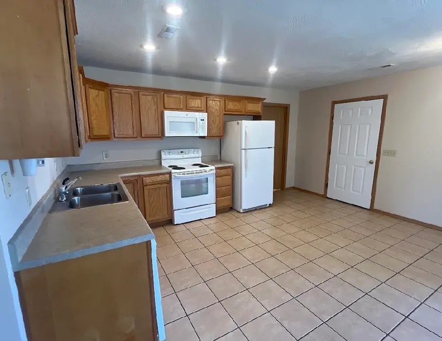 137 Bailey Circle #A&B, Rogersville, MO 65742 - #3