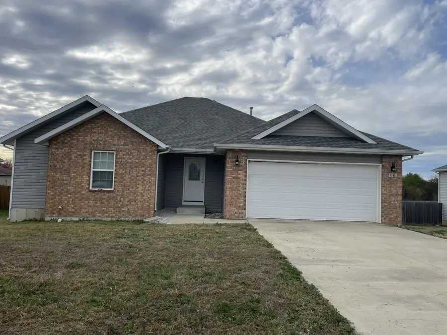 141 N Walnut Avenue, Rogersville, MO 65742 - #3