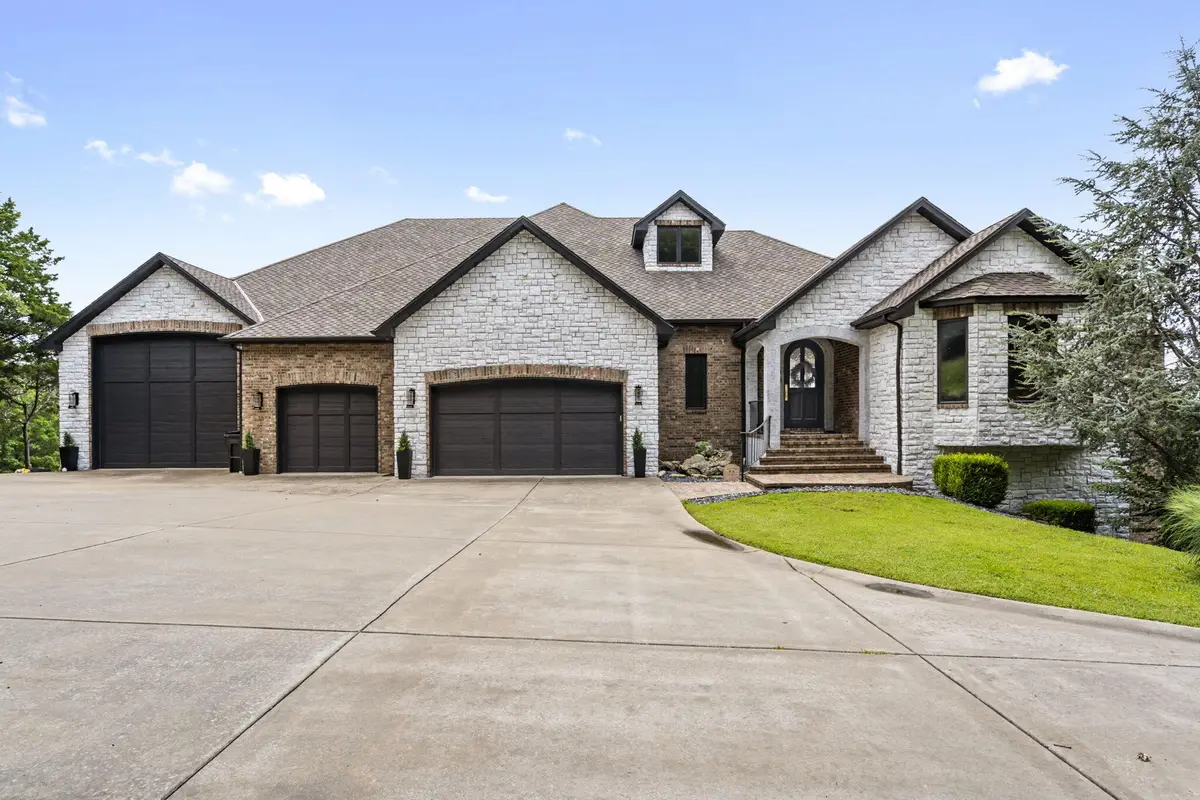 190 Highland Drive, Hollister, MO 65672 - #1