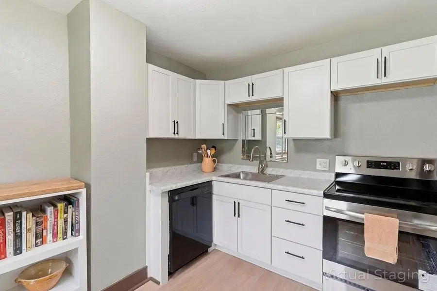 905 S Newton Avenue, Springfield, MO 65806 - #3