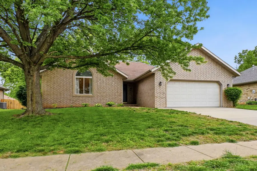 3610 S Western Avenue, Springfield, MO 65807 - #2