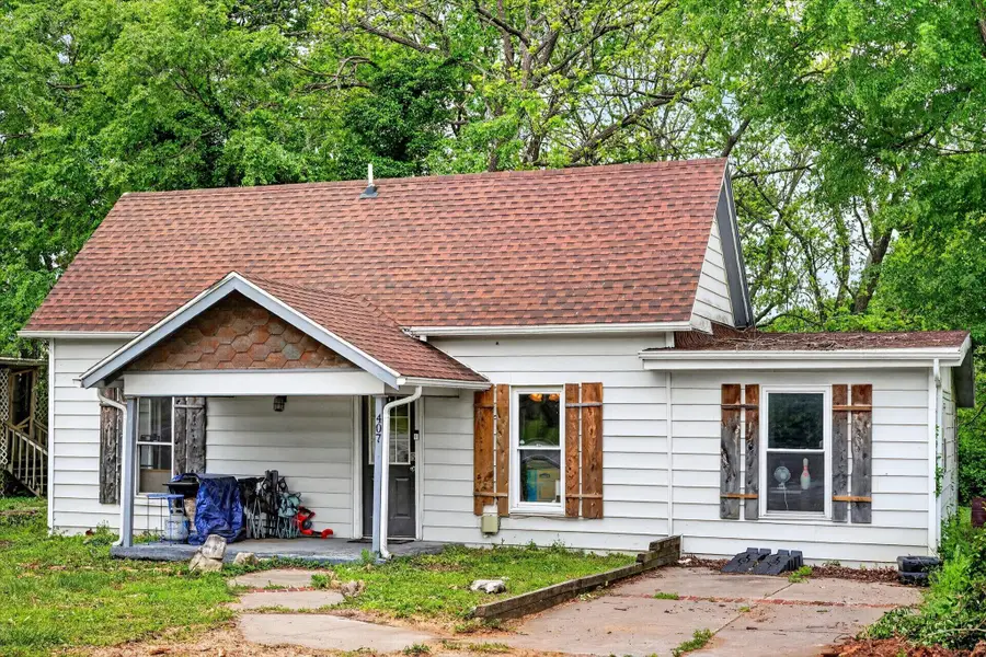 407 S Clarke Avenue, Clever, MO 65631 - #3