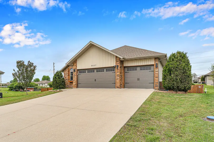 5657 S Vicksburg Battle Court, Battlefield, MO 65619 - #3