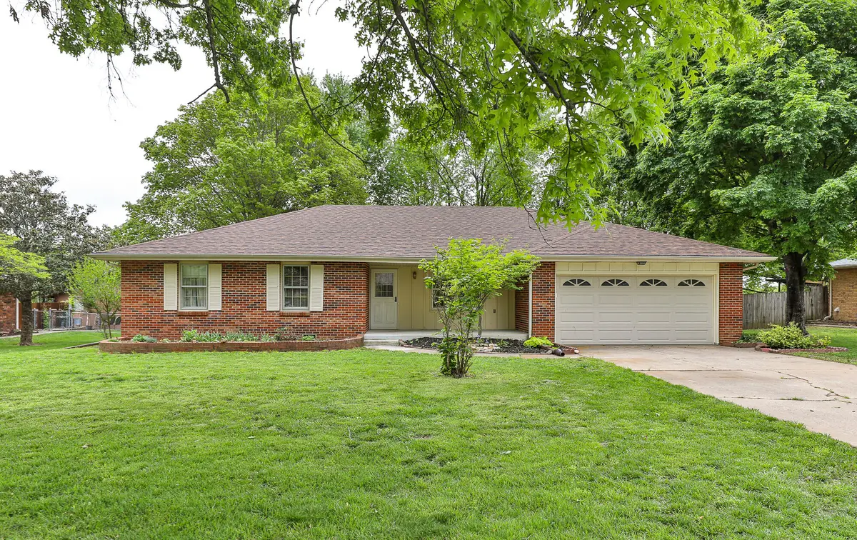 6726 W Dogwood Street, Springfield, MO 65802 - #1