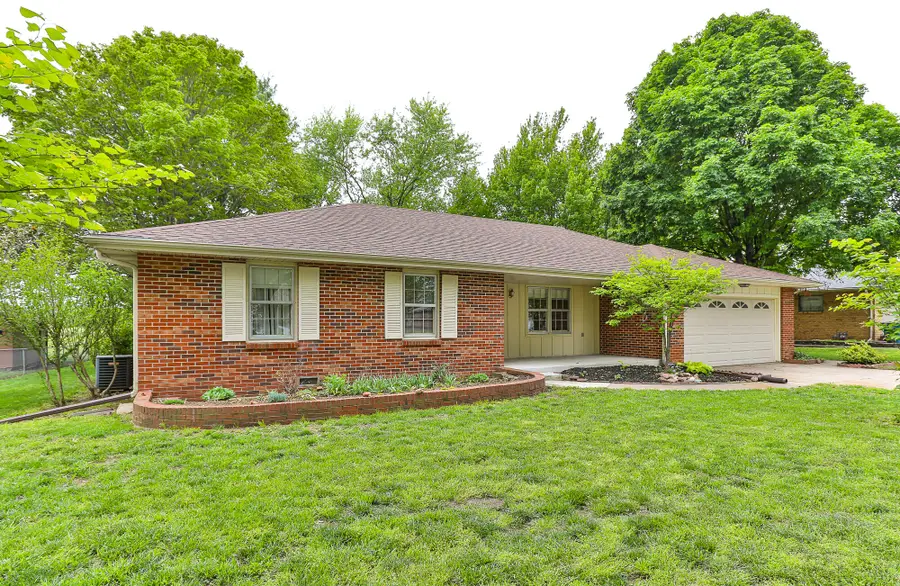 6726 W Dogwood Street, Springfield, MO 65802 - #2