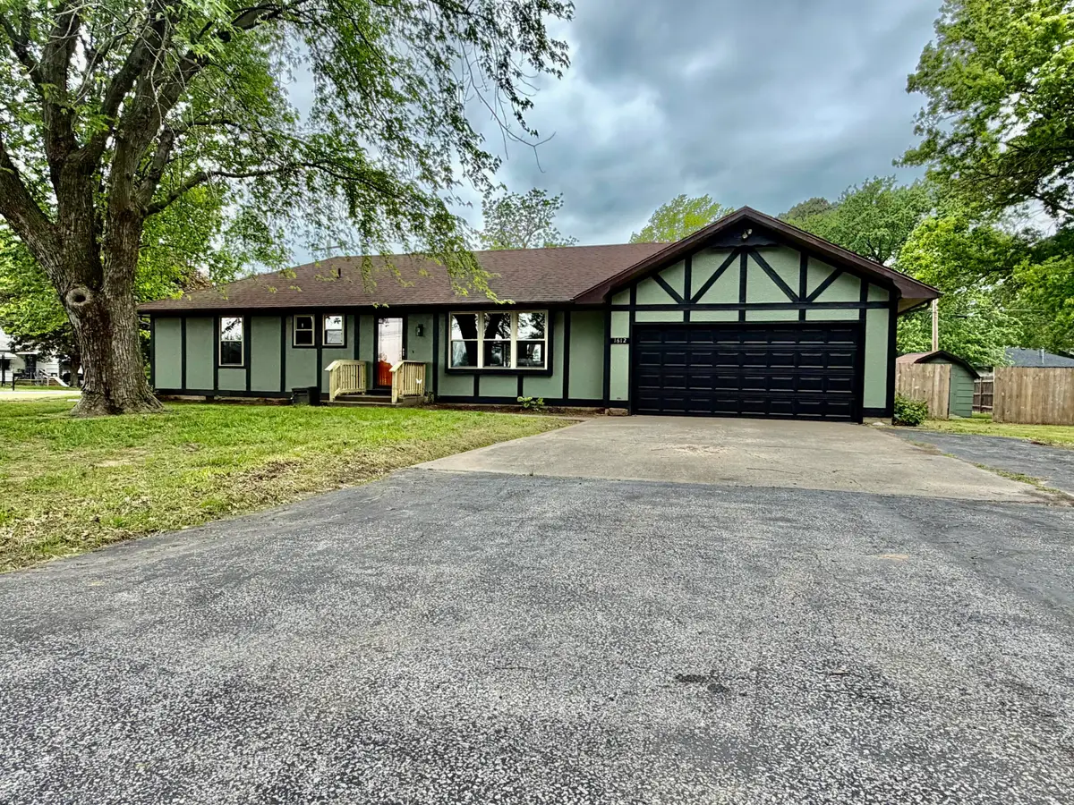 1612 S Vernon Street, El Dorado Springs, MO 64744 - #1