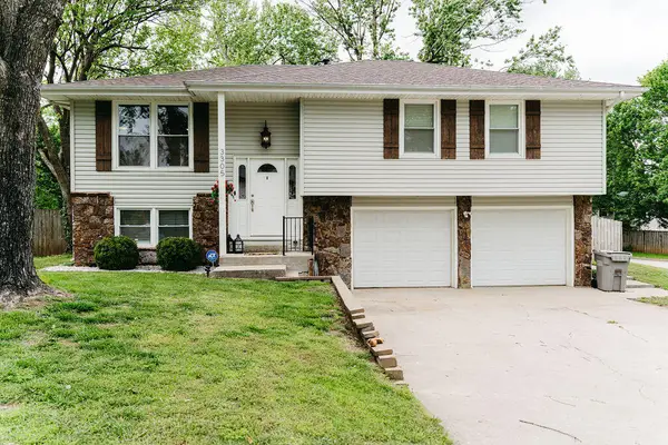 3305 W Winchester Road, Springfield, MO 65807