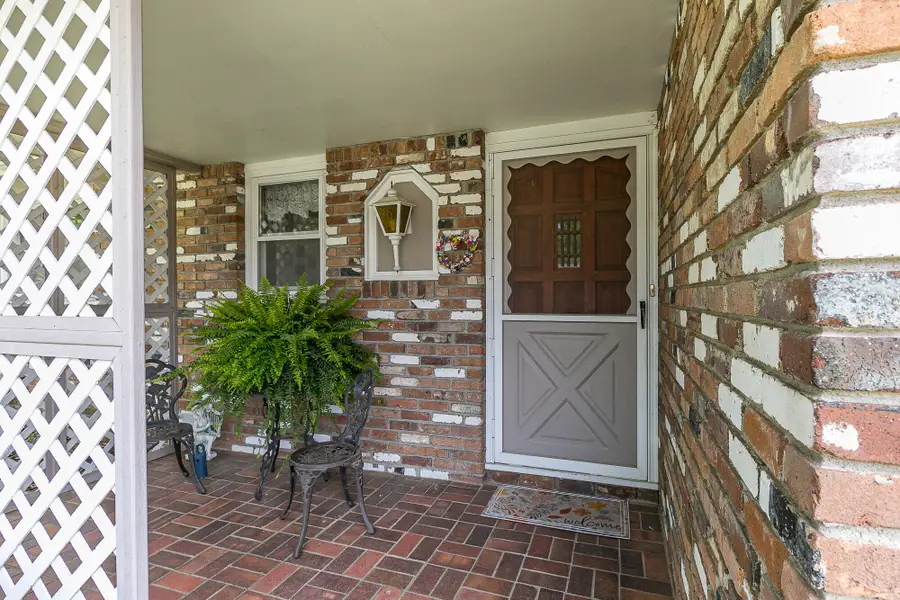 1140 E Rosebrier Street, Springfield, MO 65807 - #3