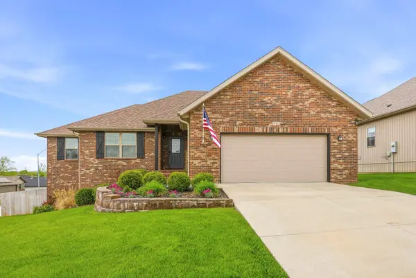 722 E Mining Camp Road, Nixa, MO 65714