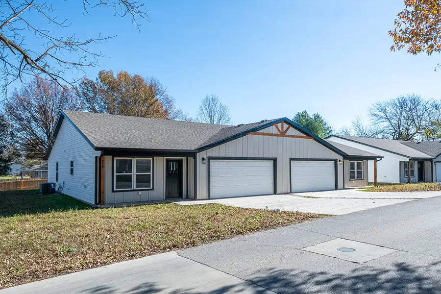 320-322 S Market Street, Nixa, MO 65714 - #2