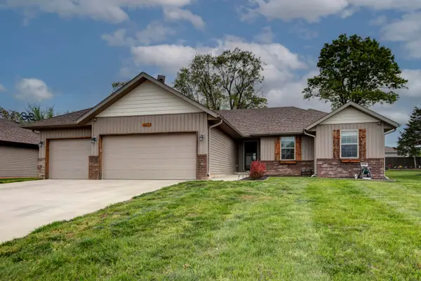 111 E Seminole Street, Strafford, MO 65757