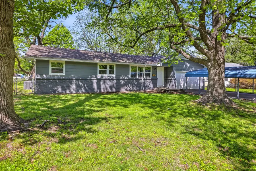 1459 S Luster Avenue, Springfield, MO 65804 - #2