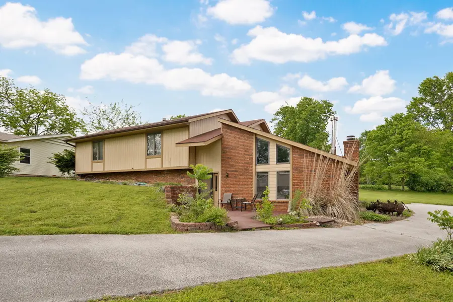 2925 E Clovis Circle, Springfield, MO 65804 - #2