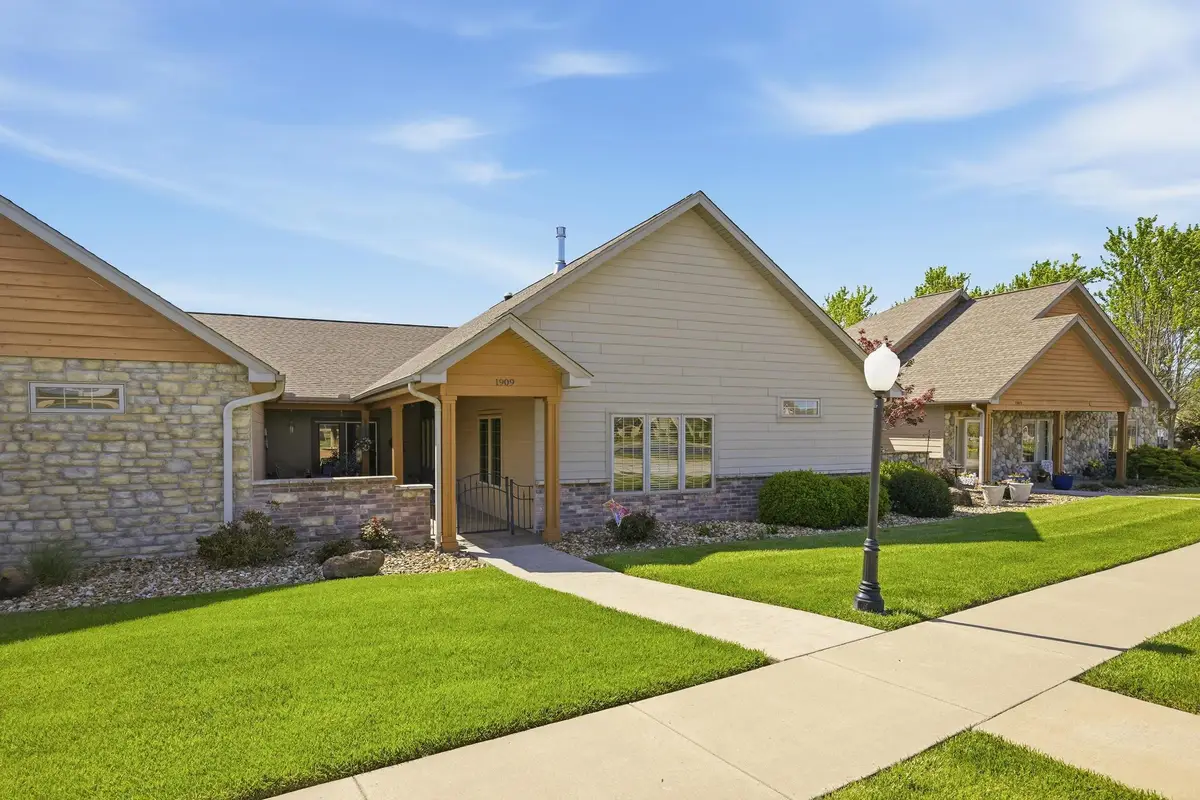 1909 Bluebird Way, Carthage, MO 64836 - #1