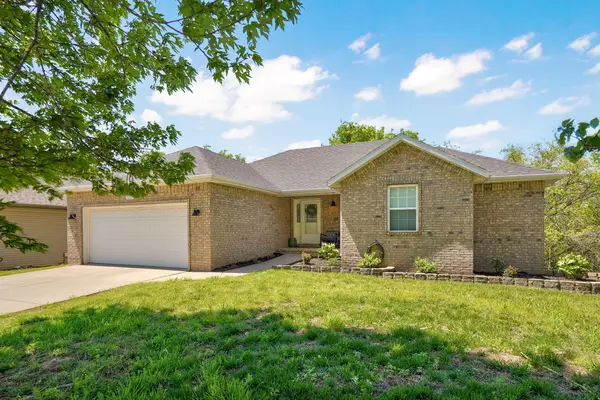 3225 S Creekside Drive S, Springfield, MO 65807