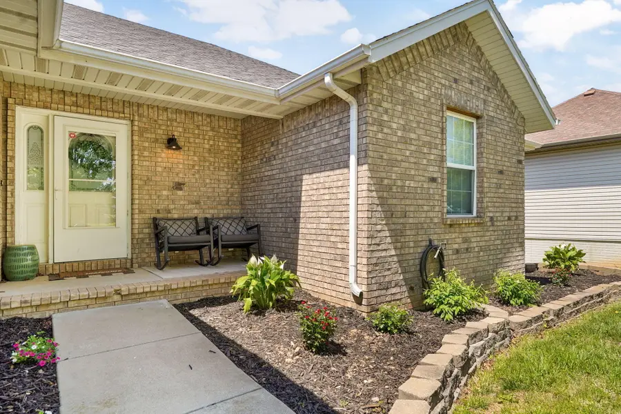 3225 S Creekside Drive S, Springfield, MO 65807 - #3