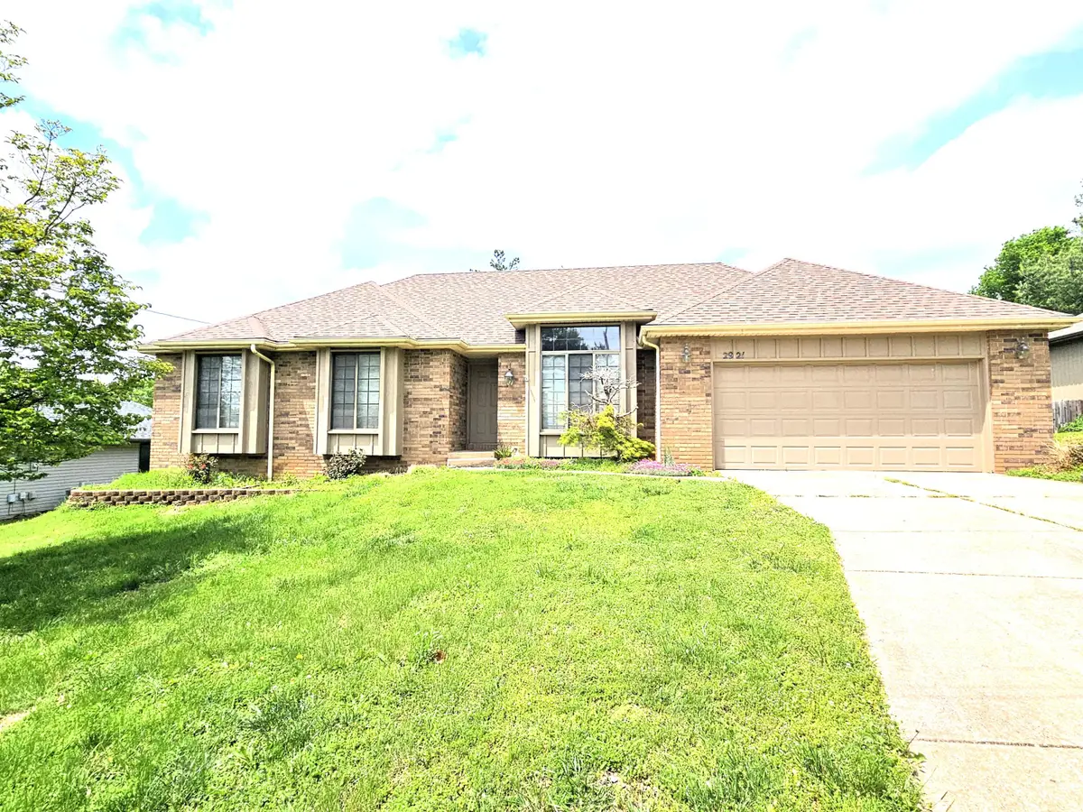 2921 E Lark Street, Springfield, MO 65804 - #1