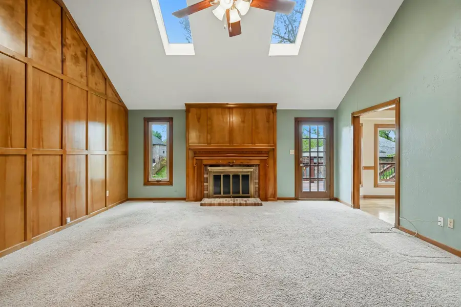 1915 E Canterbury Street, Springfield, MO 65804 - #3