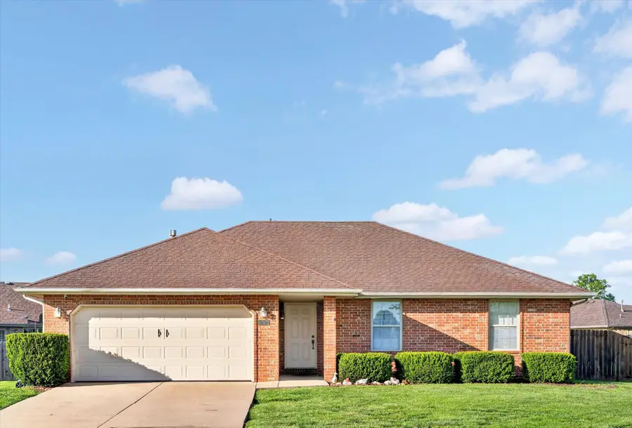 1203 E Chesapeake Drive, Ozark, MO 65721 - #2