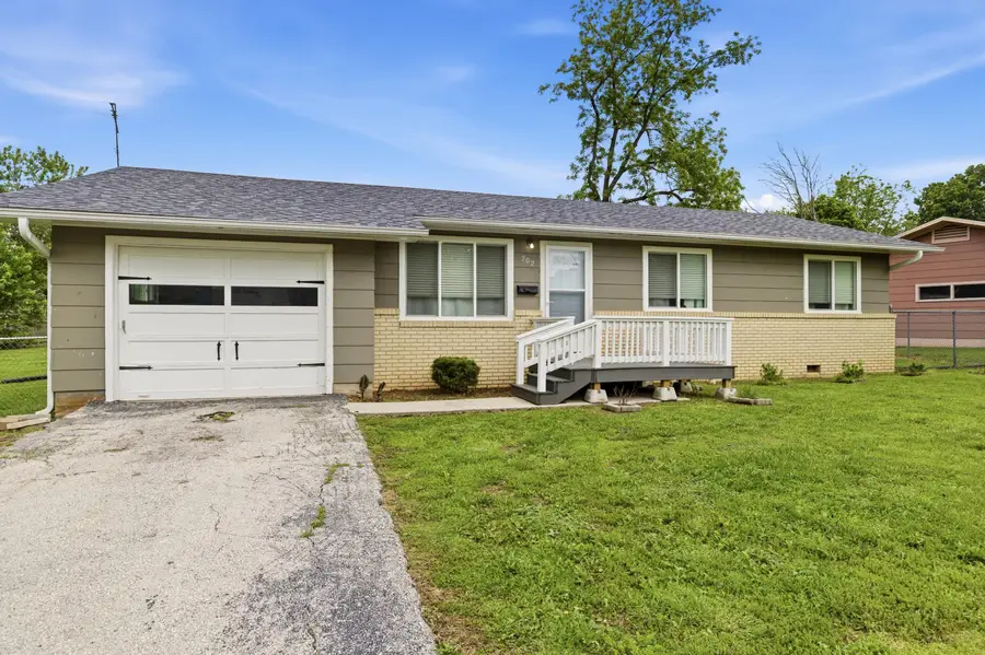 202 S Jackson Street, Republic, MO 65738 - #2