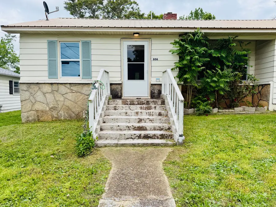 806 N Utah Street, West Plains, MO 65775 - #2