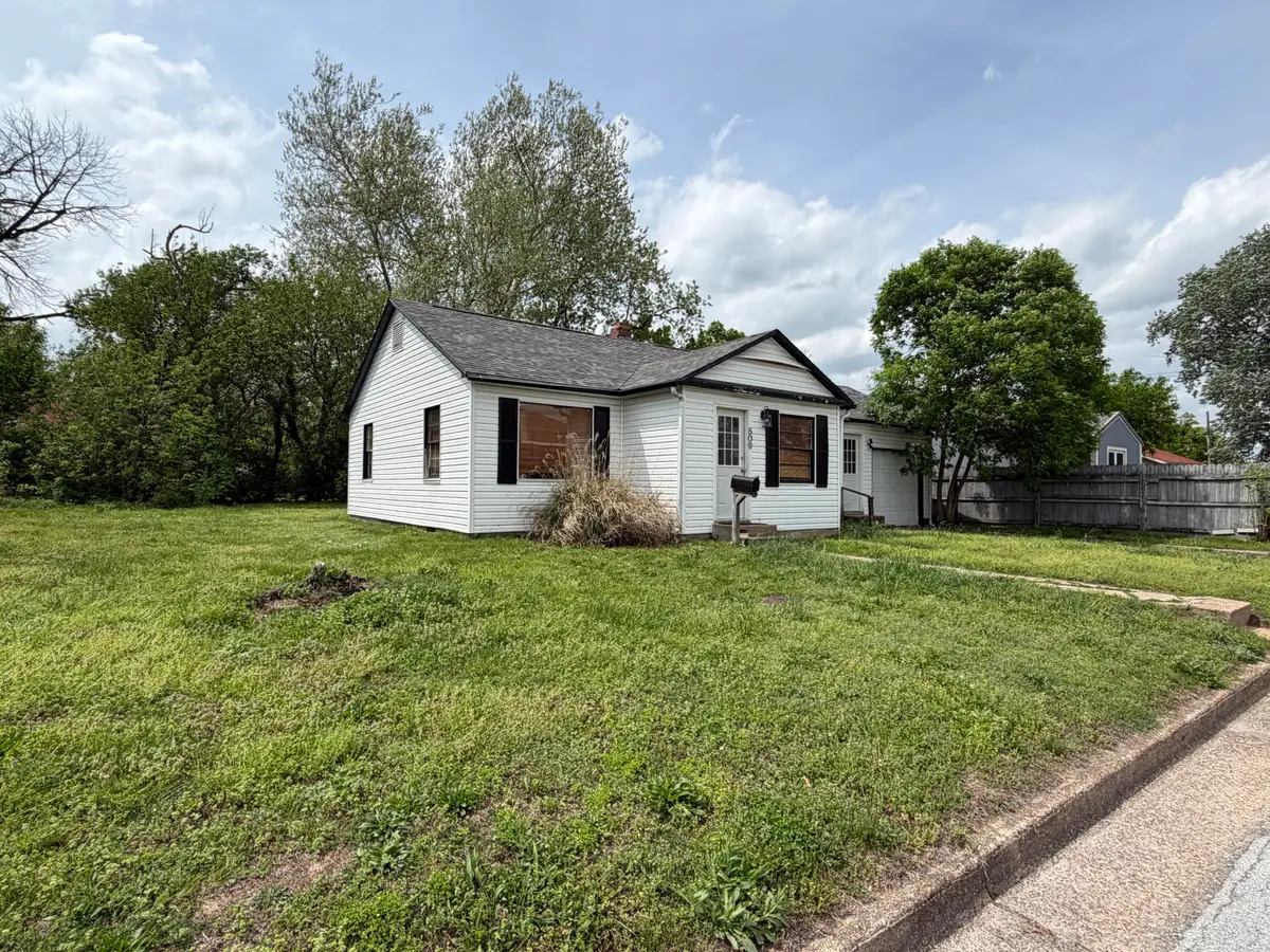 509 Pennsylvania Avenue, West Plains, MO 65775 - #1