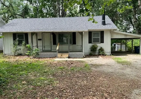 1439 S Luster Avenue, Springfield, MO 65804