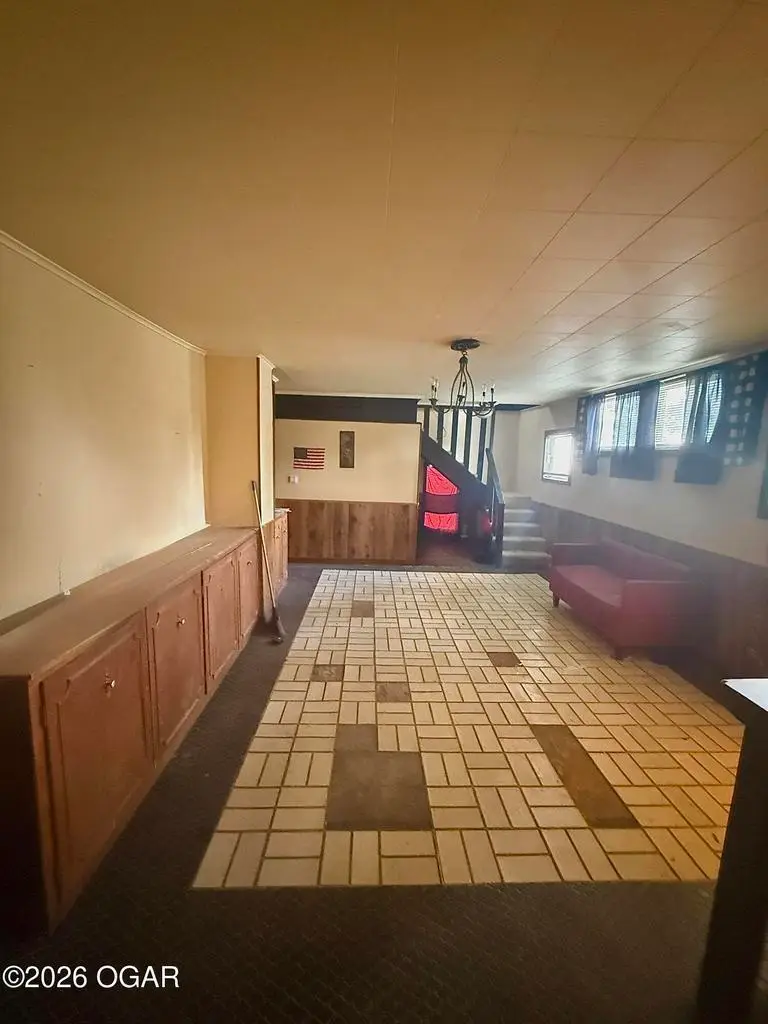 230 E Prairie Avenue, Girard, KS 66743 - #3