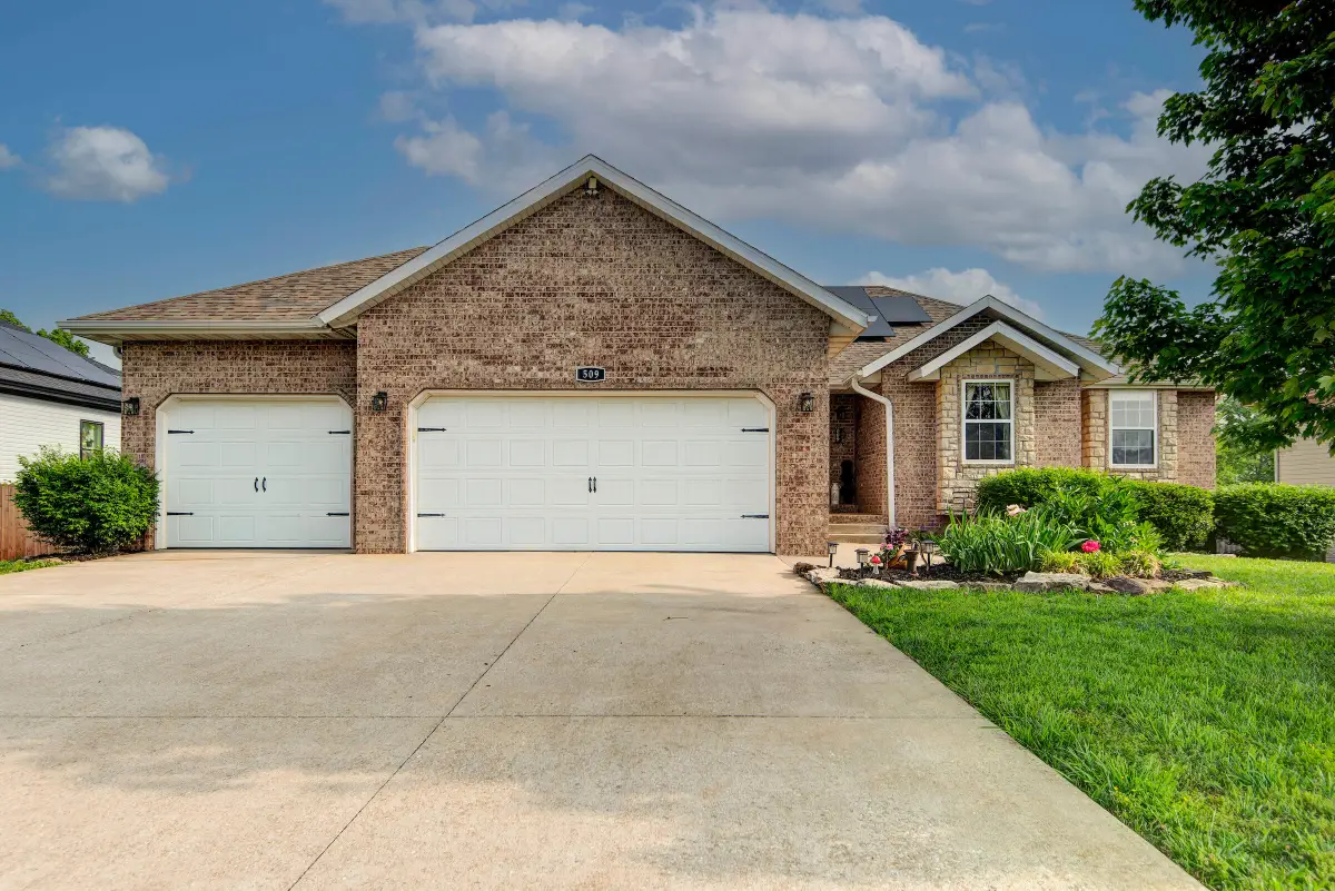 509 E Logan Street, Willard, MO 65781 - #1