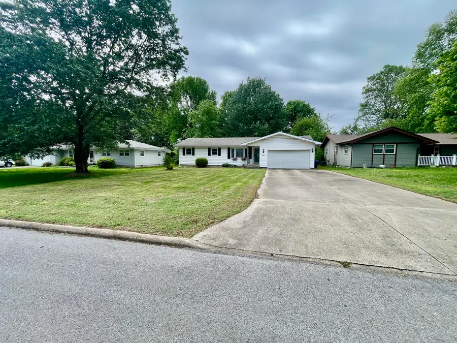 2132 E Elm Street, Springfield, MO 65802 - #2
