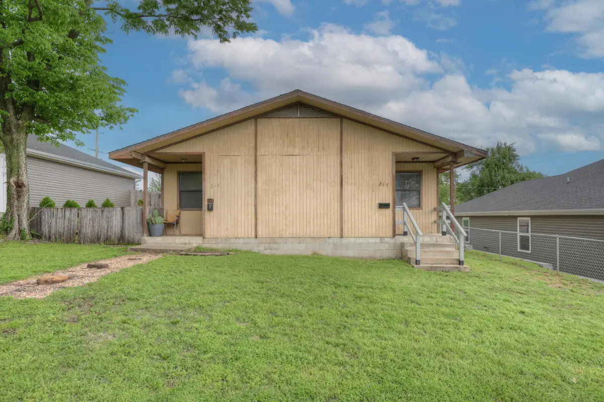 215-217 S Galena Avenue, Joplin, MO 64801 - #1