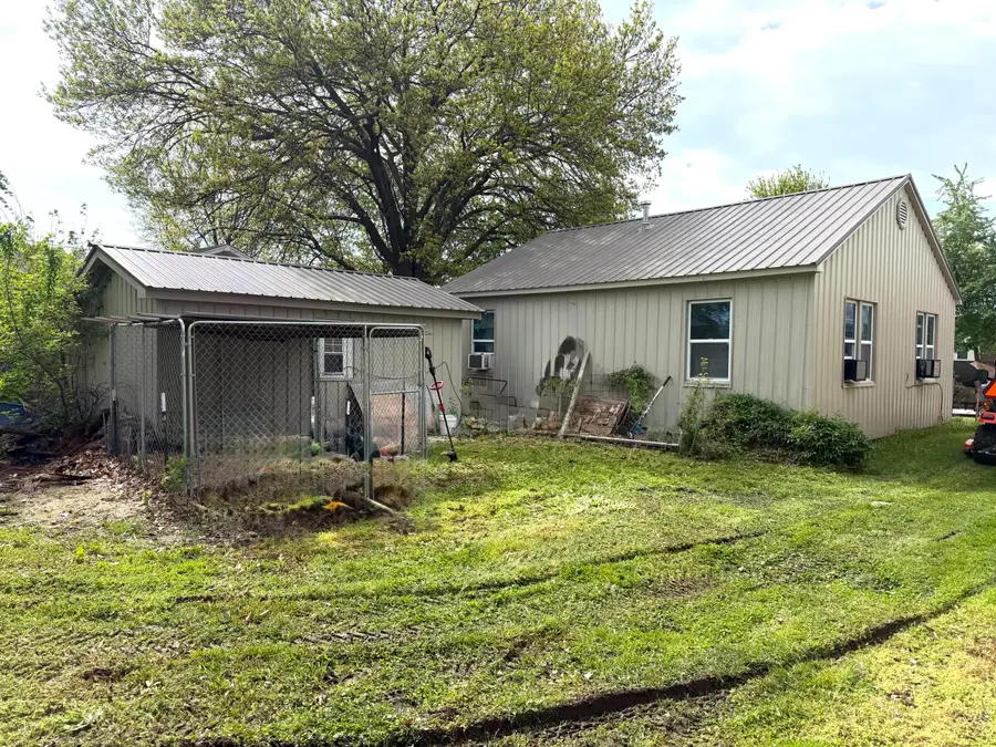113 E Cooper Street, Tipton, MO 65081 - #2
