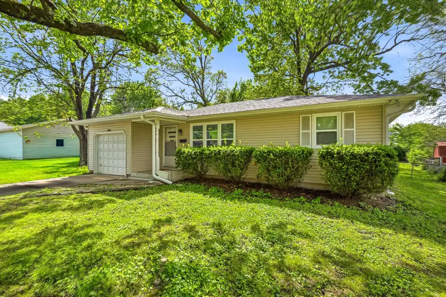 1263 S Cedarbrook Avenue, Springfield, MO 65804 - #2