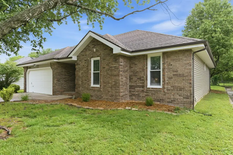 1012 S Ventura Avenue, Springfield, MO 65804 - #2
