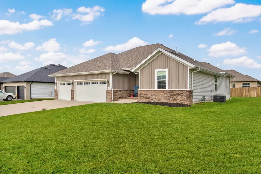 1829 S Erika Avenue, Springfield, MO 65802 - #3