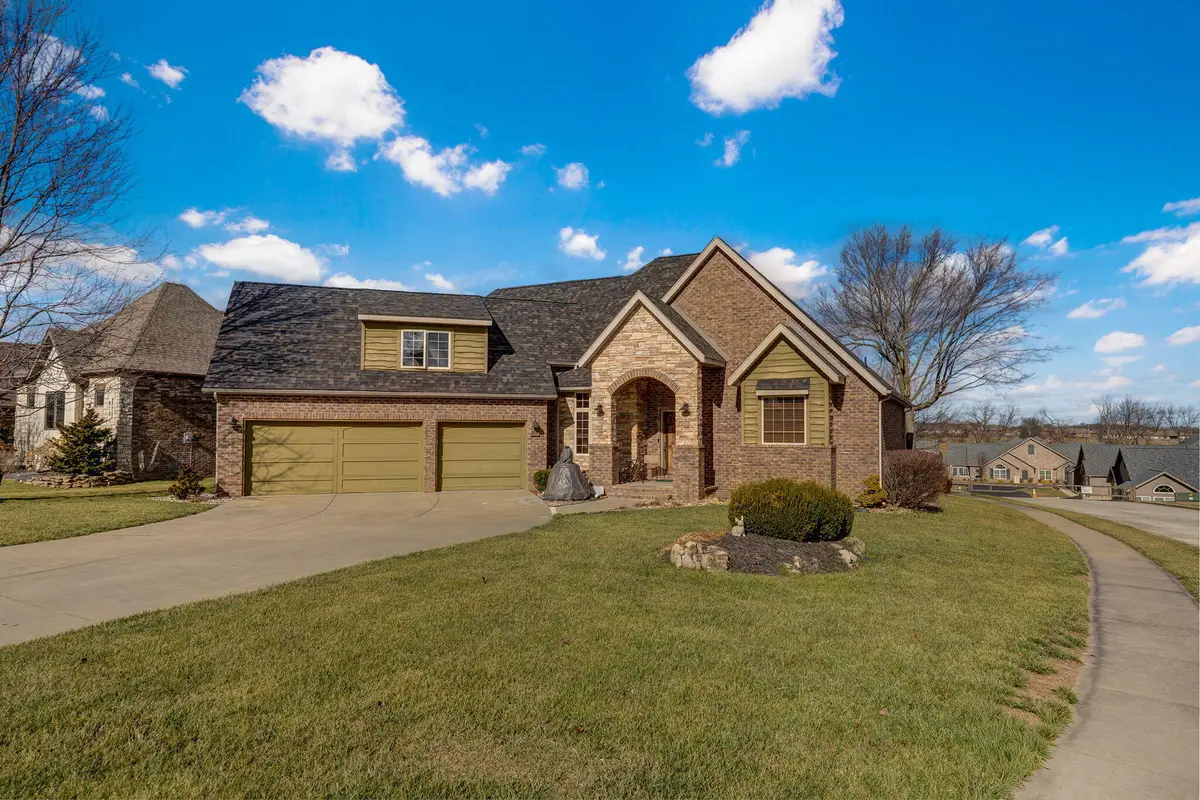815 E Beaufort Street, Nixa, MO 65714 - #1