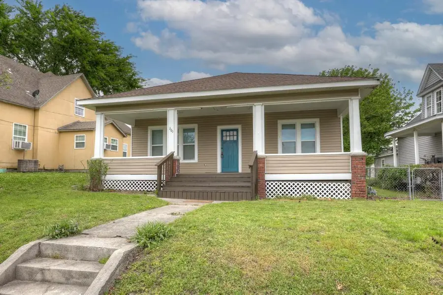 2120 S Wall Avenue, Joplin, MO 64804 - #2