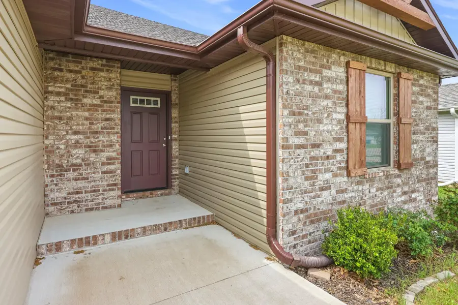 204 E Rosalie Street, Strafford, MO 65757 - #3