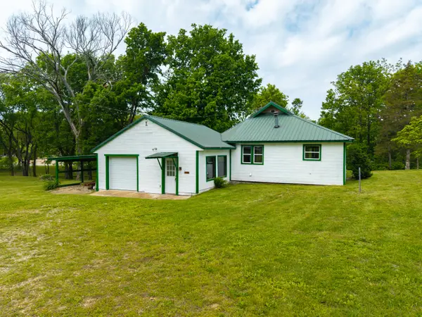 105 Cedar Bluff, Cabool, MO 65689