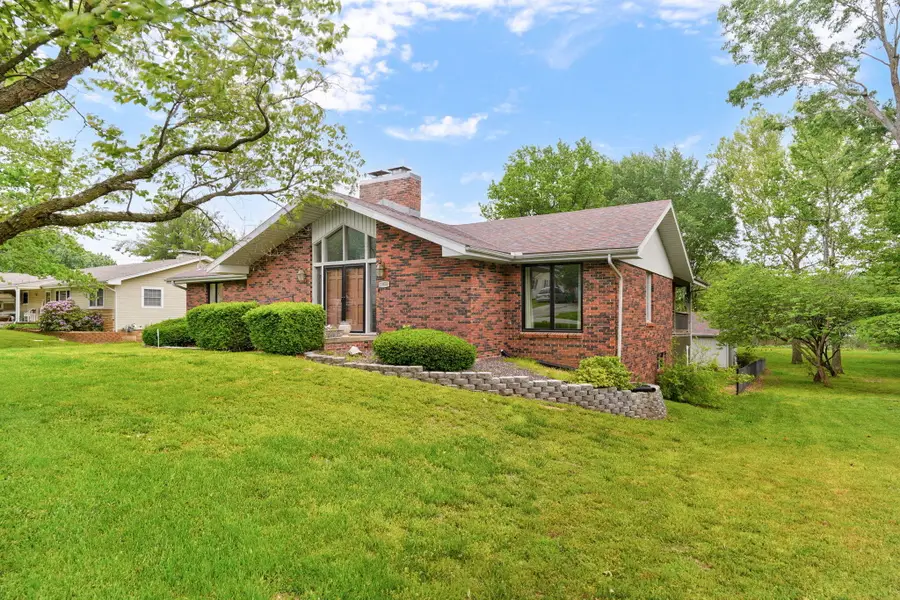 1050 E Camorene Street, Springfield, MO 65803 - #3