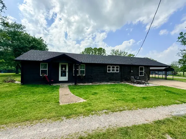 613 Hall Avenue, Ava, MO 65608