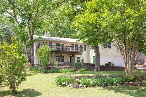 235 Evening Side Lane, Blue Eye, MO 65611