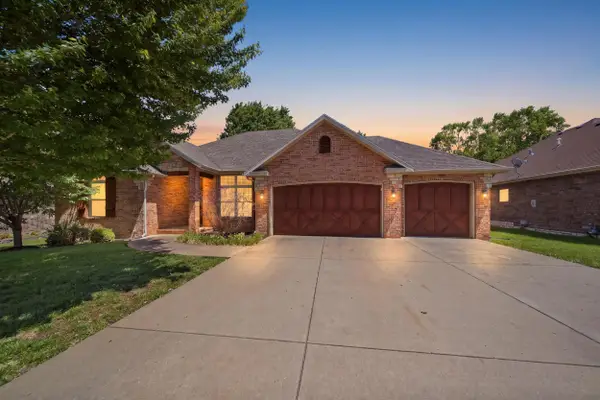 4442 S Appleton Drive, Springfield, MO 65810