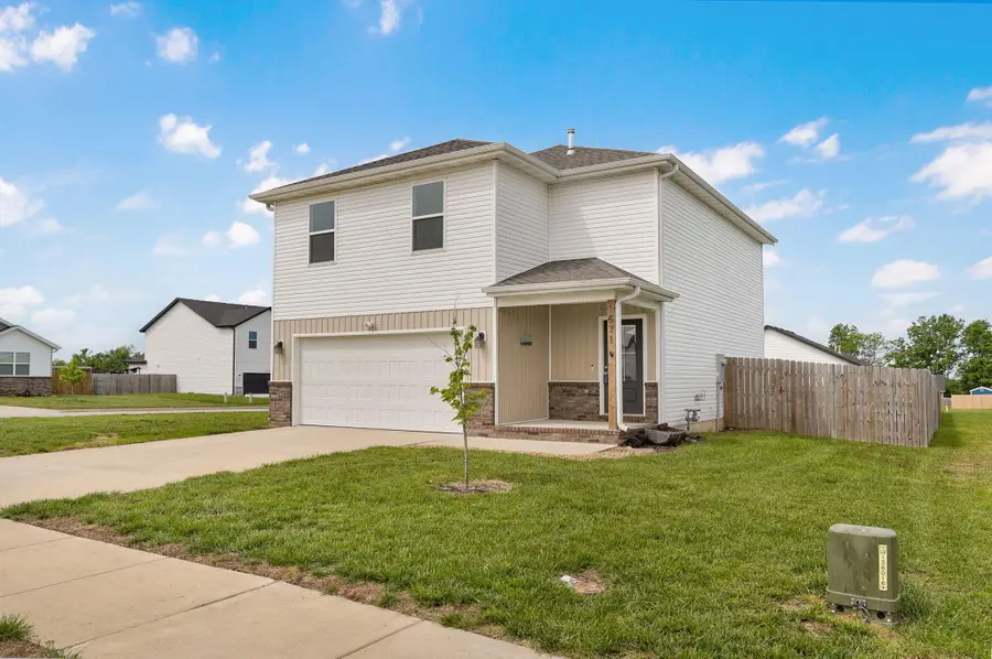 571 S Caroline Avenue, Republic, MO 65738 - #2