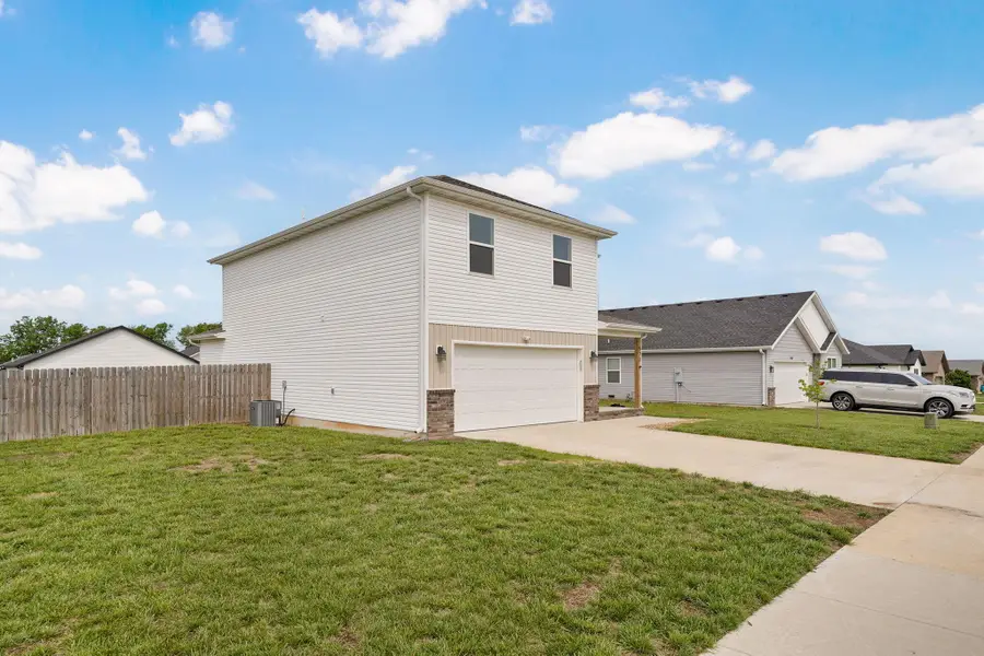 571 S Caroline Avenue, Republic, MO 65738 - #3
