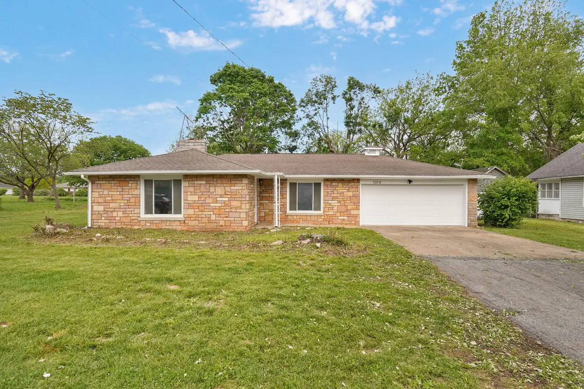 1014 N Dickerson Avenue, Springfield, MO 65803 - #1