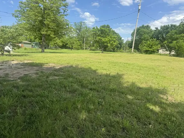 141 E White Street, Granby, MO 64844