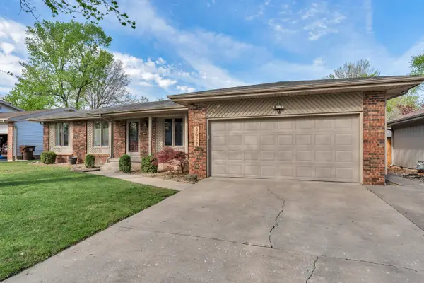 3627 S Westwood Avenue, Springfield, MO 65807