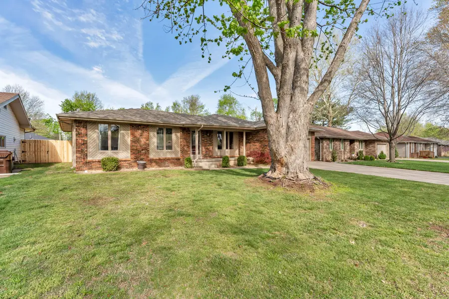 3627 S Westwood Avenue, Springfield, MO 65807 - #3
