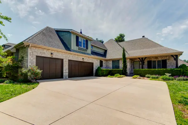 879 E Westchester Drive, Springfield, MO 65810